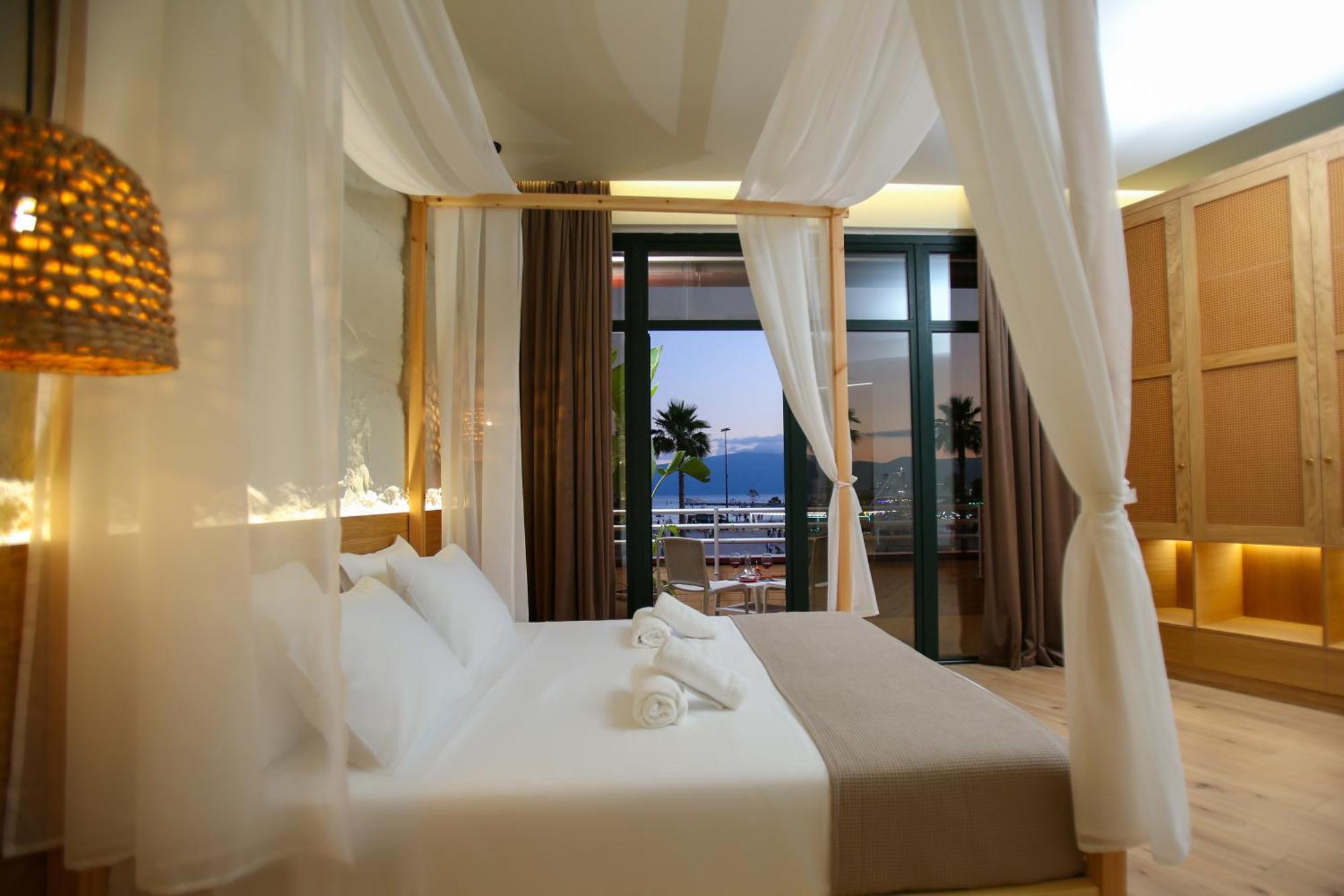 Hotel Brooklyn Vlorë Exterior foto